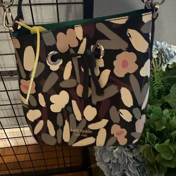 Kate Spade Eva Fete Black and Pink Floral Crossbody Bag - Picture 2 of 5